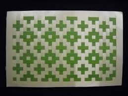 Anyaman masuknya ke seni dua dimensi ya, kan bentuknya lembaran, beda lagi kalau bunga dari kertas, itu masuk tiga dimensi. Koleksi Hasil Anyaman Cantik Untuk Siswa Part 3