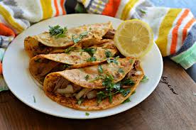 Birria De Res Estilo Tijuana Near Me Birria Tacos With Lemon In 2020 Mexican Birria Recipe Mexican Food Recipes Authentic Authentic Mexican Birria Recipe