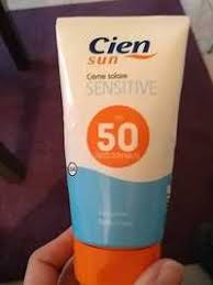 Pour estimer le facteur de protection solaire (spf) les laboratoires des marques étalent de la crème source : Produits Solaires Comparatif Substances Toxiques Dans Les Cosmetiques Ufc Que Choisir