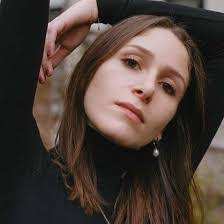 Margo Ross's Instagram, Twitter & Facebook