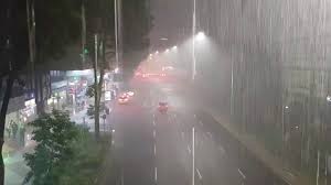 See more of rain (singapore clouds) on facebook. Heavy Rain At Selegie Road Singapore October 2017 Youtube
