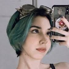 Beth Castaneda's Instagram, Twitter & Facebook