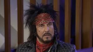 New Photo Of DAVE MUSTAINE Working On Lyrics For MEGADETH's 16th Studio  Album