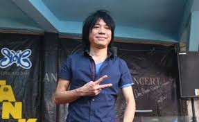 Abdee slank jd komisaris telkom, pokoknya dikantor jam 5 kamu harus cepat pulang ! Tkrjp1c Vdfoim