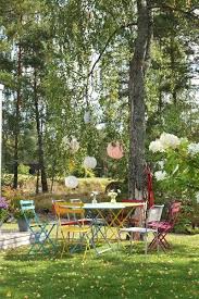 Schoner Sitzen Unsere 8 Lieblingsstuhle Fur Balkon Und Garten In 2020 Garten Gestalten Garten Ideen Gestaltung Vorgarten Garten