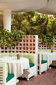 Pink Green And Fabulously Famous The Glam Pad The Beverly Hills Hotel Beverly Hills Hotel Beverly Hills Dining Room Renovation