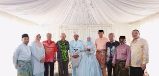 Official account of najib razak najibrazak.com. Selamat Pengantin Baru Kepada Mohd Amirulhaq Haji Zaharuddin Dan Aznor Ashikin Tan Sri Bahadon Tahniah Dan Semoga Mohd Najib Tun Razak Scoopnest
