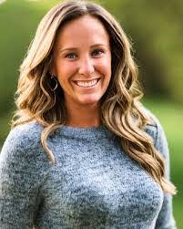 Kate Holcomb's Instagram, Twitter & Facebook