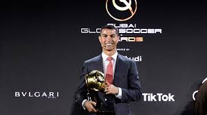 Globe soccer awards)‏ هي جوائز سنوية يتم منحها للمتفوقين في مجال كرة القدم. Cwq0tnw4gaqr9m