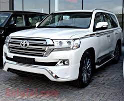 Its space and luxury makes it most preferred vehicle for the top notch executive people. Toyota Land Cruiser Vxr 5 7 Platinum V8 2018 White