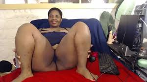 African BBW webcam model claps humongous thunder ass of hers in live show -  XNXX.COM