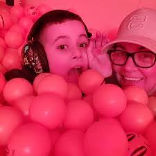 Kimberly Clingerman's Instagram, Twitter & Facebook