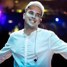 Tem coisas que o tempo vai mudando enquanto não muda, vai sentando eu tenho um macete pra esconder dou tudo pra ela, pau em você tem coisas que o tempo vai mudar. Musica Mc G15 Kboing Musicas Para Voce Ouvir