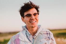 MacKenzie Bourg Gives Listeners Instant “Butterflies” with New Song  (Exclusive)