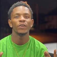 ʜᴏʟʟʏᴡᴏᴏᴅ ʟᴏᴠᴇʀs