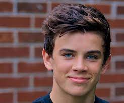 Eric demetric dickerson (born september 2, 1960) is an american former professional football player who was a running back in the national football league (nfl) for 11 seasons. Hayes Grier Bio Facts Family Life Of Viner Youtube Personality