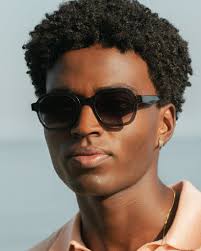 Nathan Gris Transparent