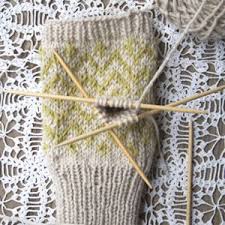 How do you knit a thumb gusset on scrap yarn? All Thumbs Maryjanemucklestone Knitting Fingerless Mittens Crochet Gloves