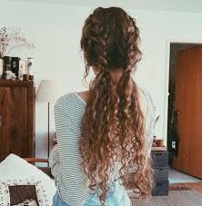 20 Natural Hairstyles For Christmas In 2020 Curly Hair Women Little Girl Curly Hair Curly Hair Styles Naturally