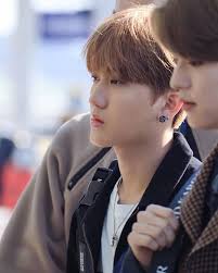 Binie S Squishy Cheeks Are Gone C Leonheart Doubleknot Youmakestraykidsstay Changbin Spearb Felix Leefelix In 2020 My Little Baby Awkward Silences Kids