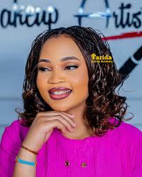 Hair: Pony Yaya @darlinghairtanzania Kusuka kila kitu kwetu 50,000 Simple  makeup 25,000 ☎️ 0657292650 TUPO DAR TEGETA NYUKI Mafunzo ya kusuka follow  @farida_beauty_academy 📌Wateja wetu ukiweka booking yako hautokuta foleni  kabisaaaa🥰🥰🥰🥰
