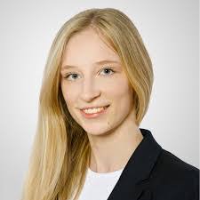 Vanessa Dill's Instagram, Twitter & Facebook