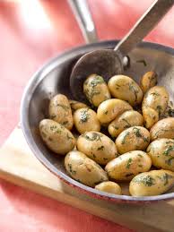 Poelee De Pommes De Terre A L Ail Et Au Persil Avec Amora Amora Recette Pomme De Terre Recettes De Cuisine Pomme