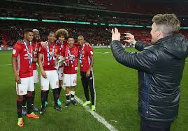 Bastian schweinsteiger ist als kumpeltyp bekannt und gibt nicht nur auf dem rasen alles: Bastian Schweinsteiger Takes A Photo Of Marcus Rashford Paul Pogba Anthony Martial Marouane Fellaini Jesse Ling Ashley Young Jesse Lingard Video Games For Kids