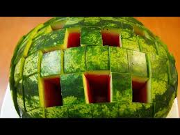 'stealing' for 'stealing the diamond'. How To Cut A Watermelon To Eat Food Life Hacks Youtube