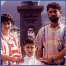 Download atau nonton langsung dolores aveiro. Young Cristiano Ronaldo With His Mother Maria And Father Dinis Aveiro Cristiano Ronaldo Ronaldo Cristiano Ronaldo Young