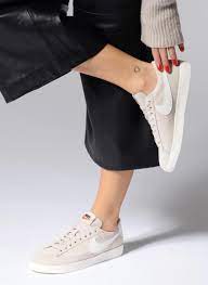 Nike blazer low mens trainers 371760 sneakers shoes. Nike W Blazer Low Sd Gelb Sneaker Bei Sarenza De 318801