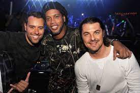 Sugros cash and carry è specializzato nella vendita all'ingrosso di prodotti alimentari italiani e bibite. Axwell Ingrosso Ronaldinho At Story World Red Eye World Red Eye