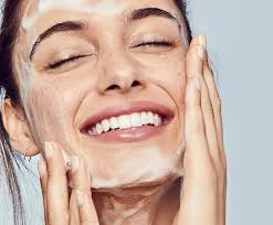 Tahniah untuk anda yang memilih youth skincare untuk rangkaian penjagaan kulit wajah yang terbaik. Impikan Wajah Glowing Dan Glass Skin Perbetulkan Dahulu Cara Cucian Muka Anda Hijabista