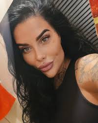 Shannon Rose Whiting (@shannonrosewhiting) • Instagram photos and videos