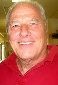 Robert Holck's Instagram, Twitter & Facebook