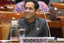 Mendikbud nadiem makarim menegaskan bahwa tidak ada rencana kemendikbud untuk meleburkan mata pelajaran agama dengan ppkn. Nadiem Makarim Dukung Anak Buah Fachrul Razi Rombak Buku Agama Nasional Tempo Co