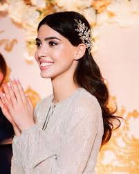This hairstyle is more than just an opportunity for a cute barrette placement; Bride 2021 Wedding Estates