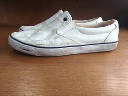 ディーゼルのスニーカー修理についてのご案内