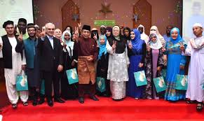 Perkembanagan sistem maklumat ini dapat memberikan impak yang lebih sistematik terhadap pengurusan, analisis dan persembahan data yang luas yang dip. Uiam Pilihan Utama Pelajar