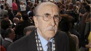 Muere Jesús Guzmán, el famoso cartero de 'Crónicas de un pueblo', a los 97  años