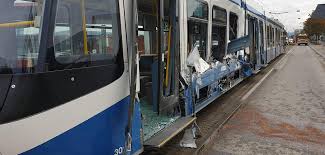 14 verletzte nach unfall zwischen tram und lastwagen in zurich tele top