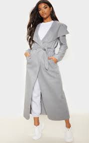 Made from a borg fabric, this coats features a maxi length, open front, pockets and turned up arm cuffs. Grey Maxi Length Oversized Waterfall Belted Coat Prettylittlething Qa