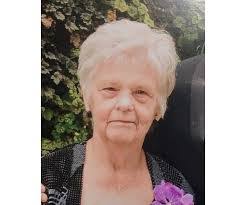 Bonnie Caouette's Instagram, Twitter & Facebook