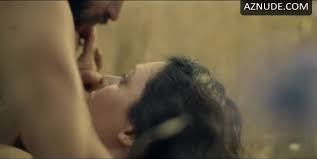 Lise Slabber Breasts hot scene in Troy: Fall Of A City - UPSKIRT.TV