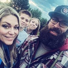 Melinda Kaye's Instagram, Twitter & Facebook