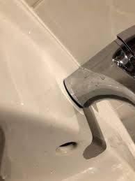 Im garten haben wir einen wasserhahn, er kommt direkt aus der. Neuer Wasserhahn Montiert Undicht Wasser Tropft Unten Raus Woran Liegt Es Technik Technologie Sanitar