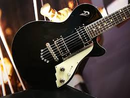 Duesenberg Mike Campbell Signature 40Th Anniversary - Catalina Green/White  - Eddie'S Guitars