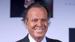 Resultado de imagen de imagenes de julio iglesias joven