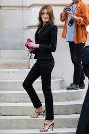 Carla bruni reveals she slept with nicolas sarkozy on their second date. How A Supermodel Handles French Girl Style Carla Bruni Style Carla Bruni Style