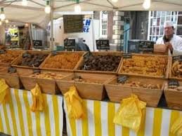 13 Ideas To Sell More At Your Market Stall Farmers Market Display Farmers Market Booth Farmers Market Stand